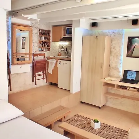The Tiny White House - Tiny In Town Center * Sitia (Crete)